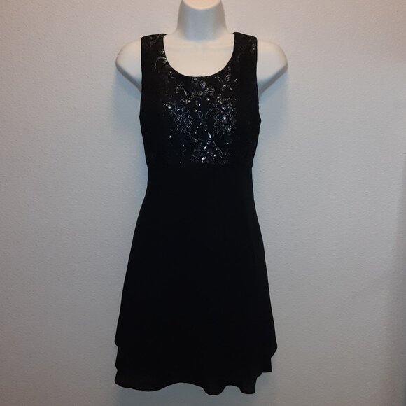 Black Cocktail Dress * Fit & Flare * A-Line * Sz 8 Petite * EUC * Flattering LBD - Picture 3 of 5